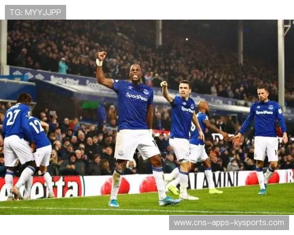 纽卡斯尔边路传中精准，门前致命的一击